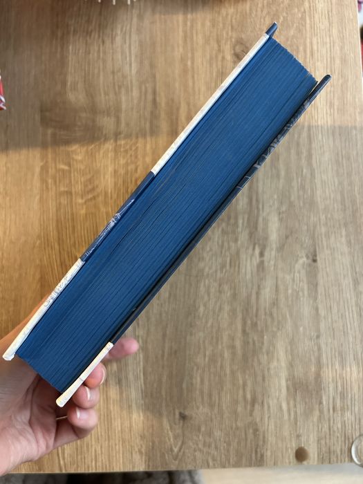 Книга дрібним шрифтом