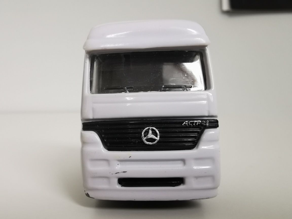 Adtruck Model Resorak Ciężarówka Mercedes-Benz Actros MP1 1/87