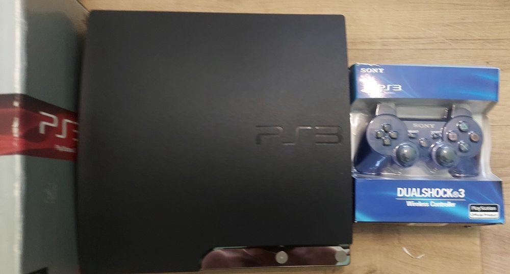 Konsola ps3 slim z boxem