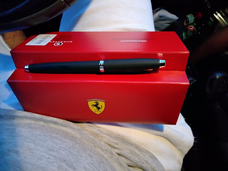 Caneta Ferrari Nova