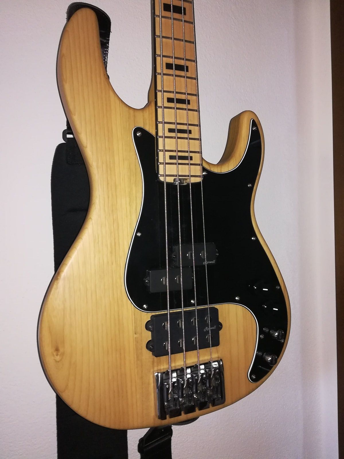 Baixo Harley Benton
Harley Benton Enhanced MP-4MN Natural
4.6 de 5 est