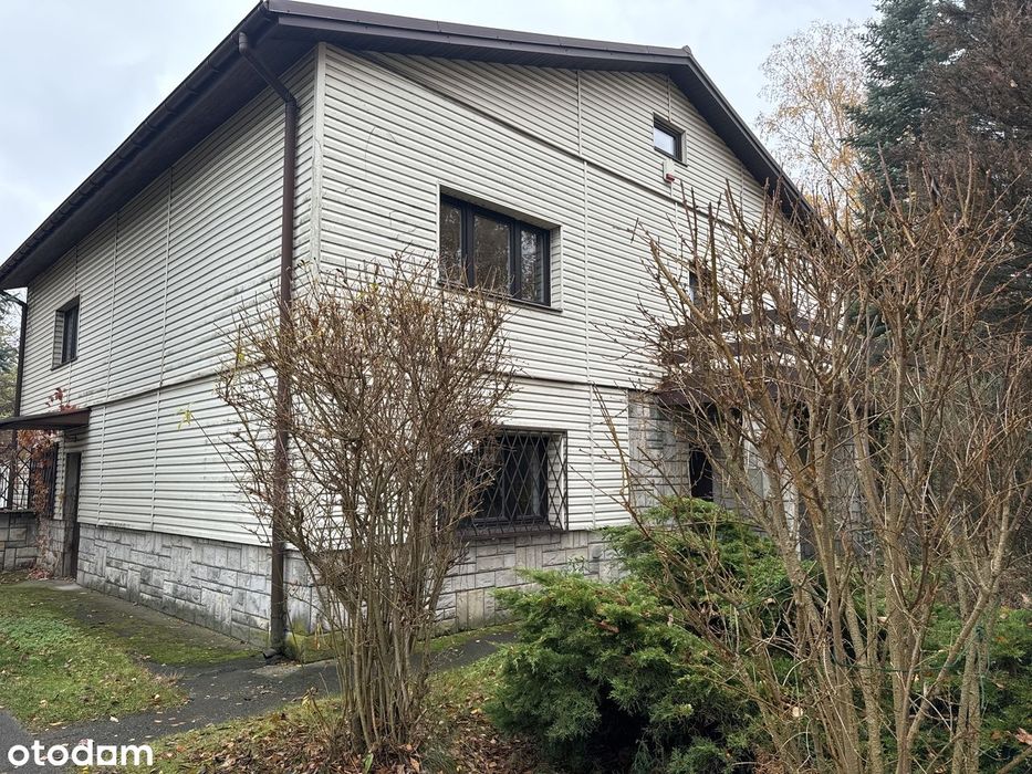 Działka 1340m2,osobne wejscie do gabinetu,6 pokoi