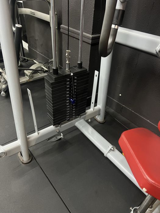 Máquina Peito press convergente