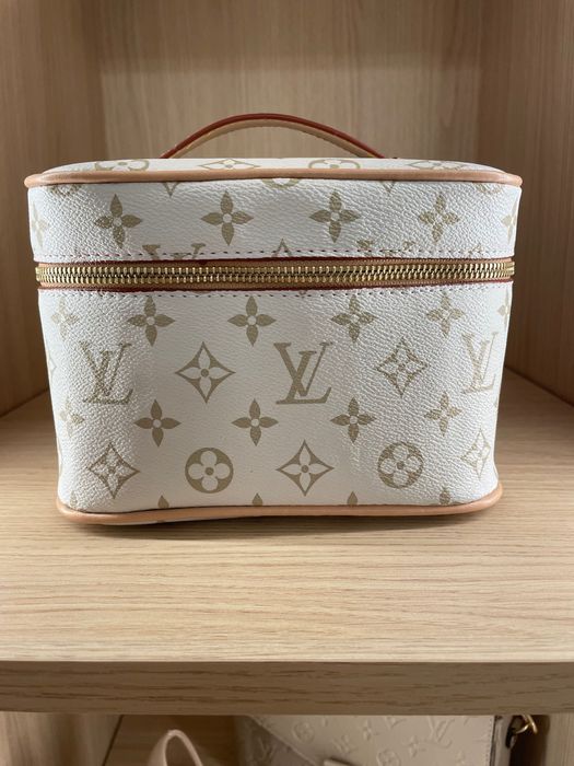 Kosmetyczka w stylu LV