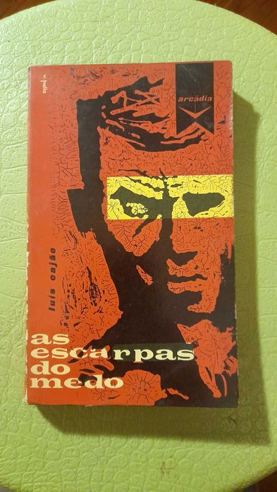 Livro, vintage design português Capa Victor Palla