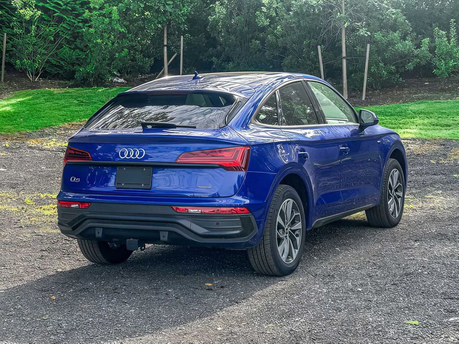 Audi Q5      2022