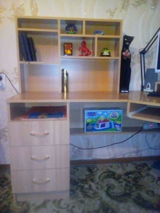 Стол угловой компьютерный