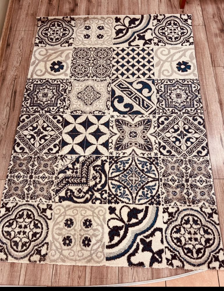 Dywan.