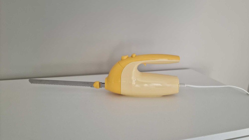 Faca elétrica 100w (cortar pão, carne, etc) com lamina dupla