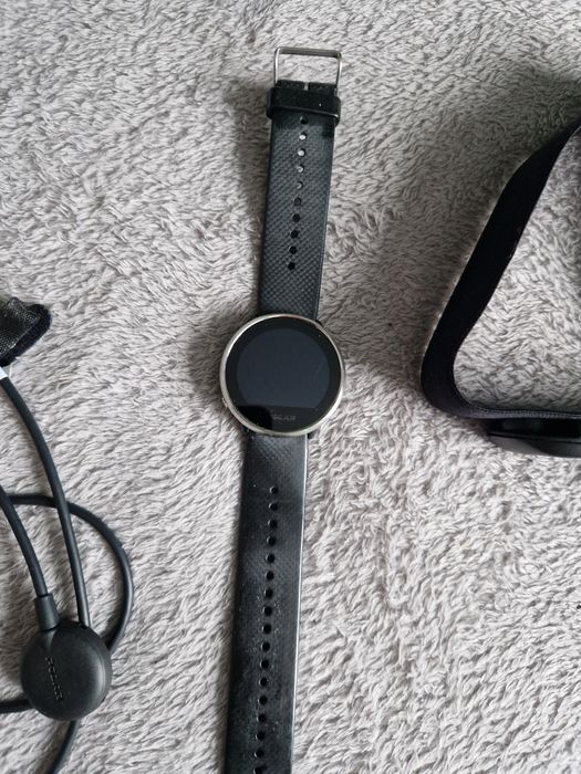 Zegarek sportowy Polar z ładowarką i pasem