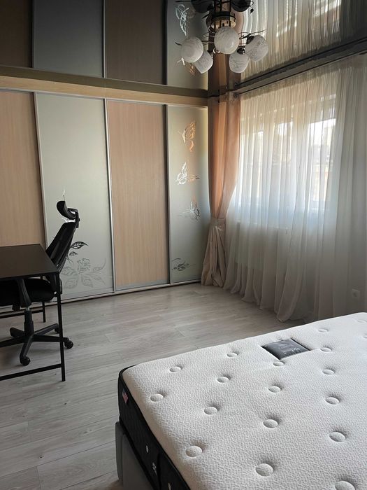 Сдам 2х ком квартиру в центре города! Евроремонт!