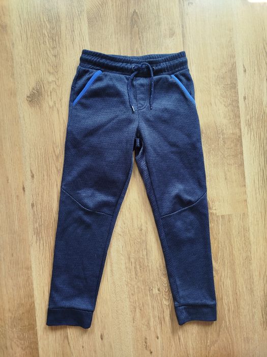 Spodnie dresowe chłopięce r. 122 KIK