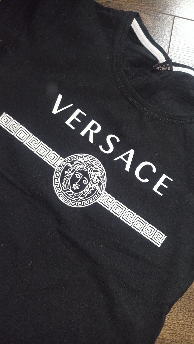 Czarna koszulka t-shirt Versace