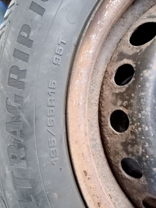 Диски + Goodyear UltraGrip Ice 2 195/65 R15 + колпаки!