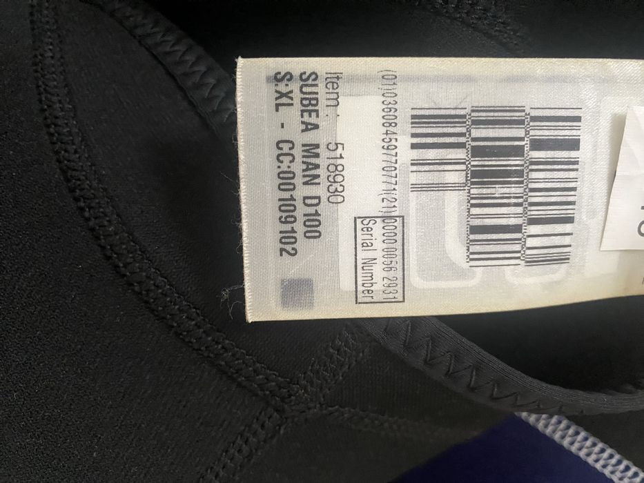 Продам два гидрокостюма нові один xl,m