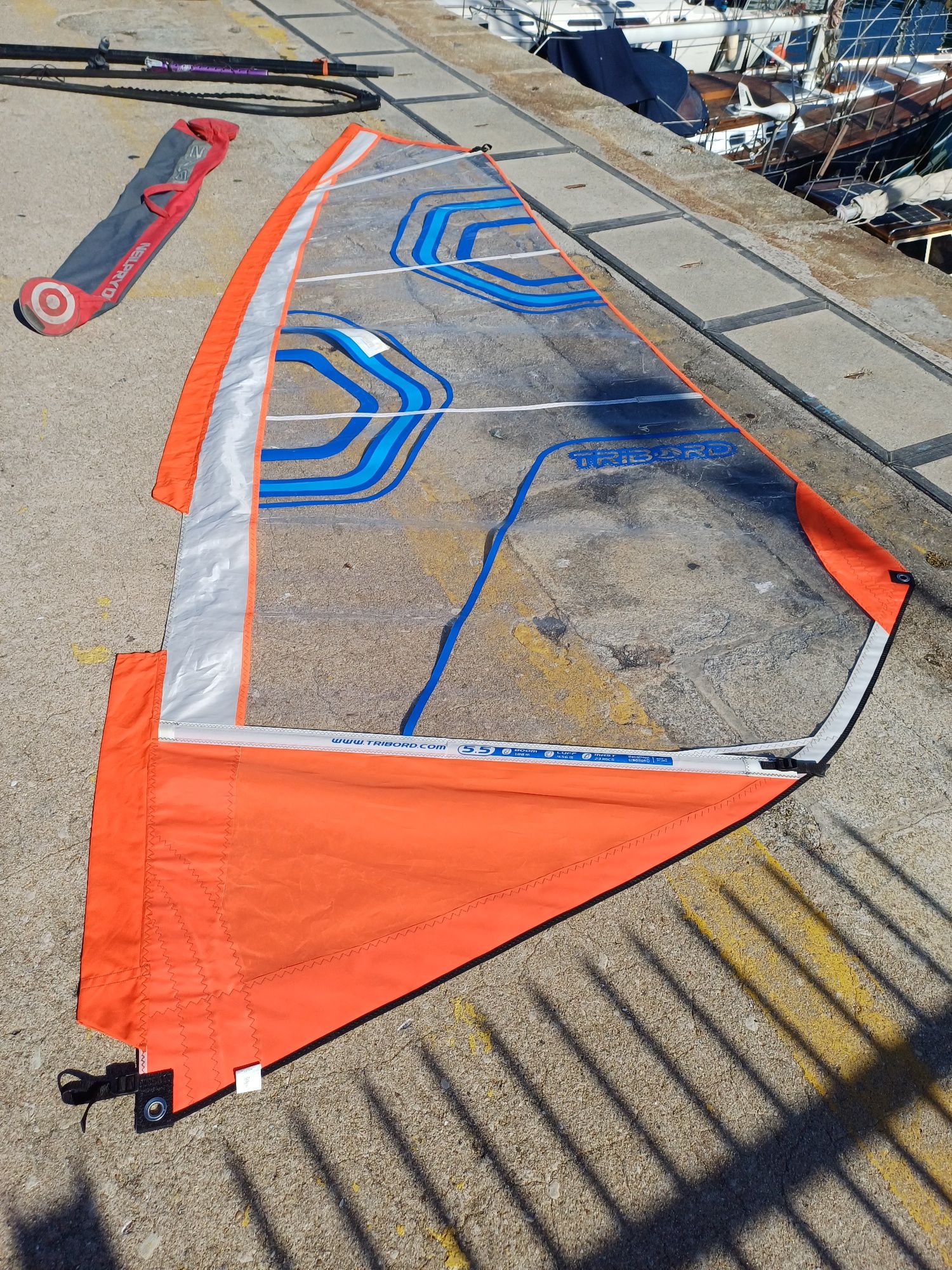 Masto e vela de Windsurf