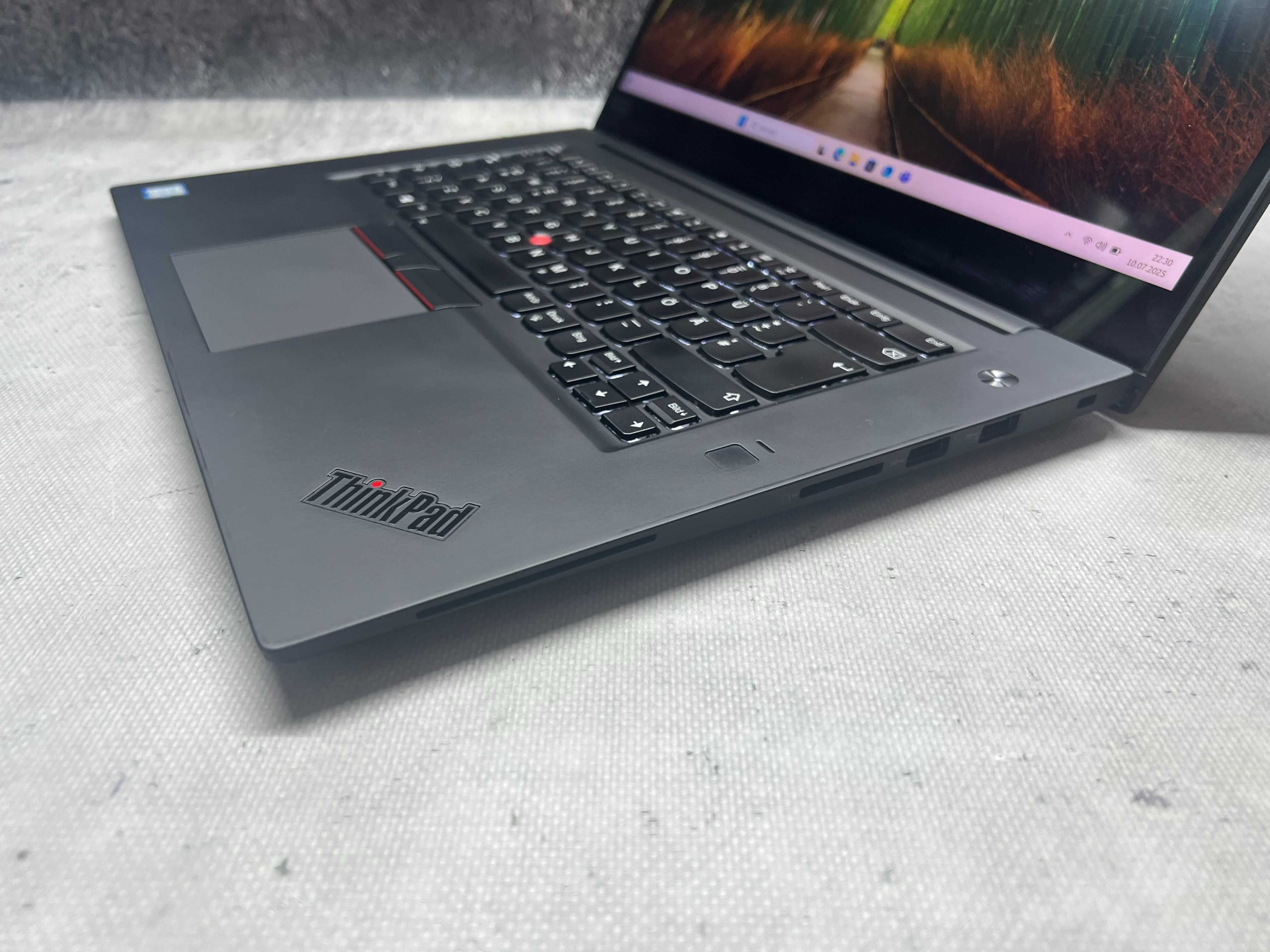 ThinkPad X1 Extreme / i7 8850H 4.3 GHz / 32GB DDR4 / 2TB SSD / 15.6 4K