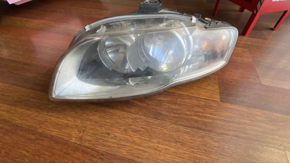 Farol esq Audi A4 b7 original