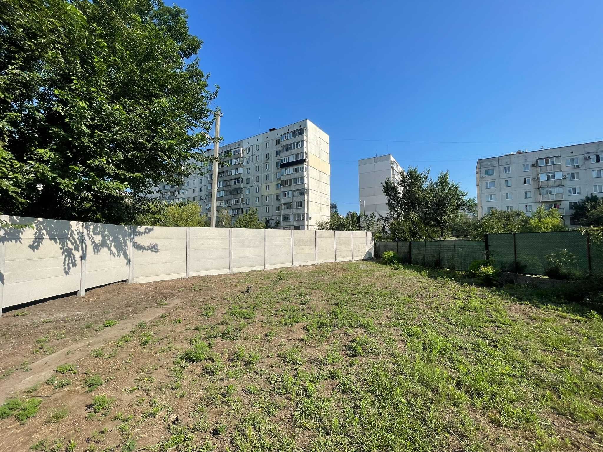 Цегляний будинок в центрі Раківки