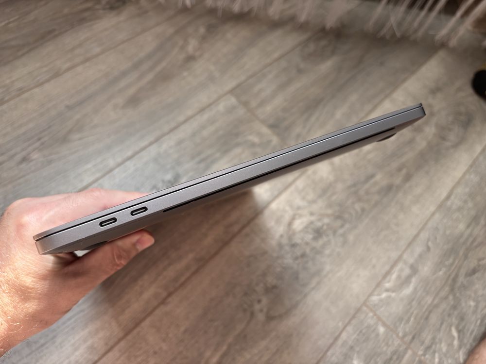MacBook Pro 16'' 2019 A2141 (i7/16/512)