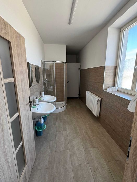 Hala/ Magazyn/ Obiekt z biurami oraz pomieszczeniami socjalnymi