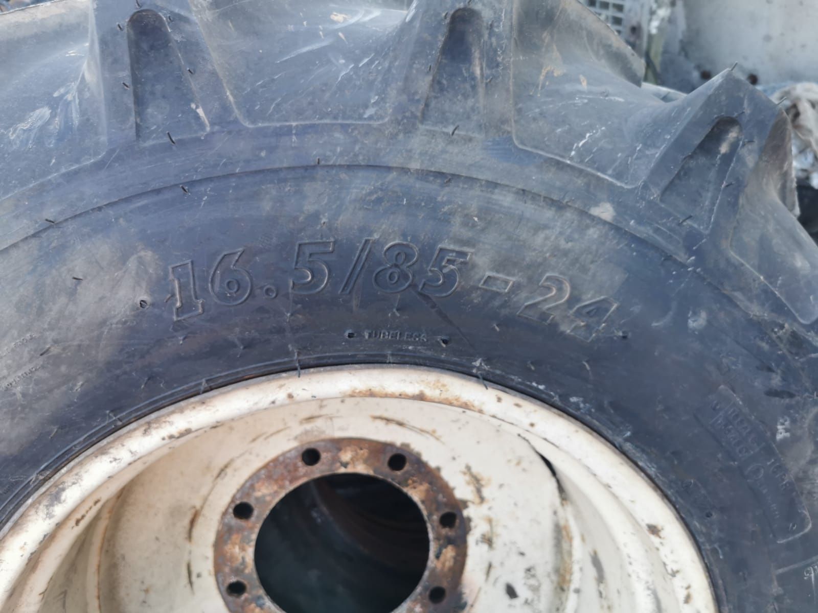 Felga Felgi r 24 manitou ładowarka widlak
