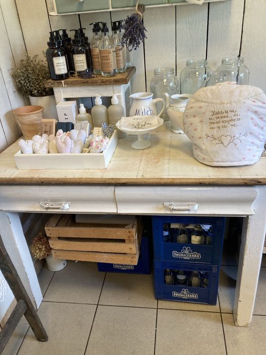 Stary stabilny stol rustykalny