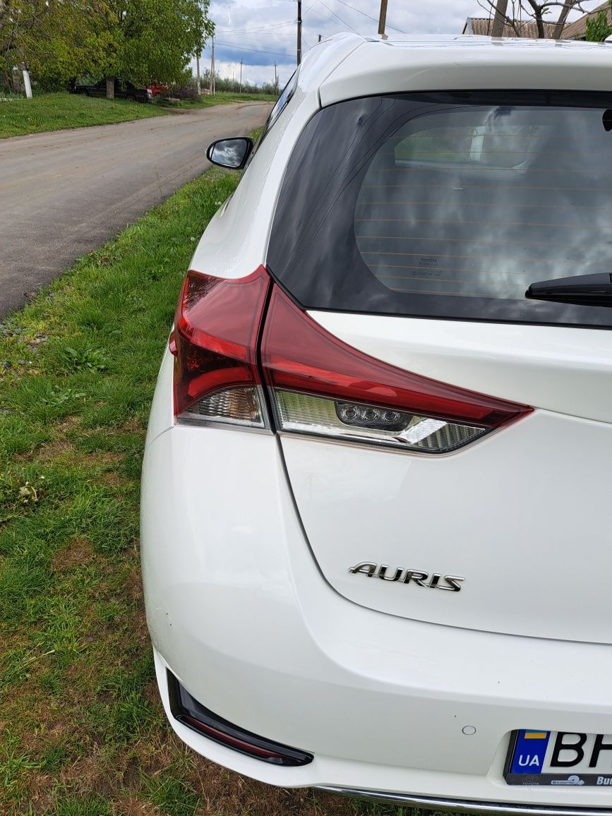 Тойта Ауріс 2018 Toyota Auris