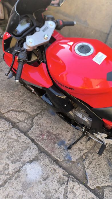 Hyosung GT Hyosung GT125R bez silnika