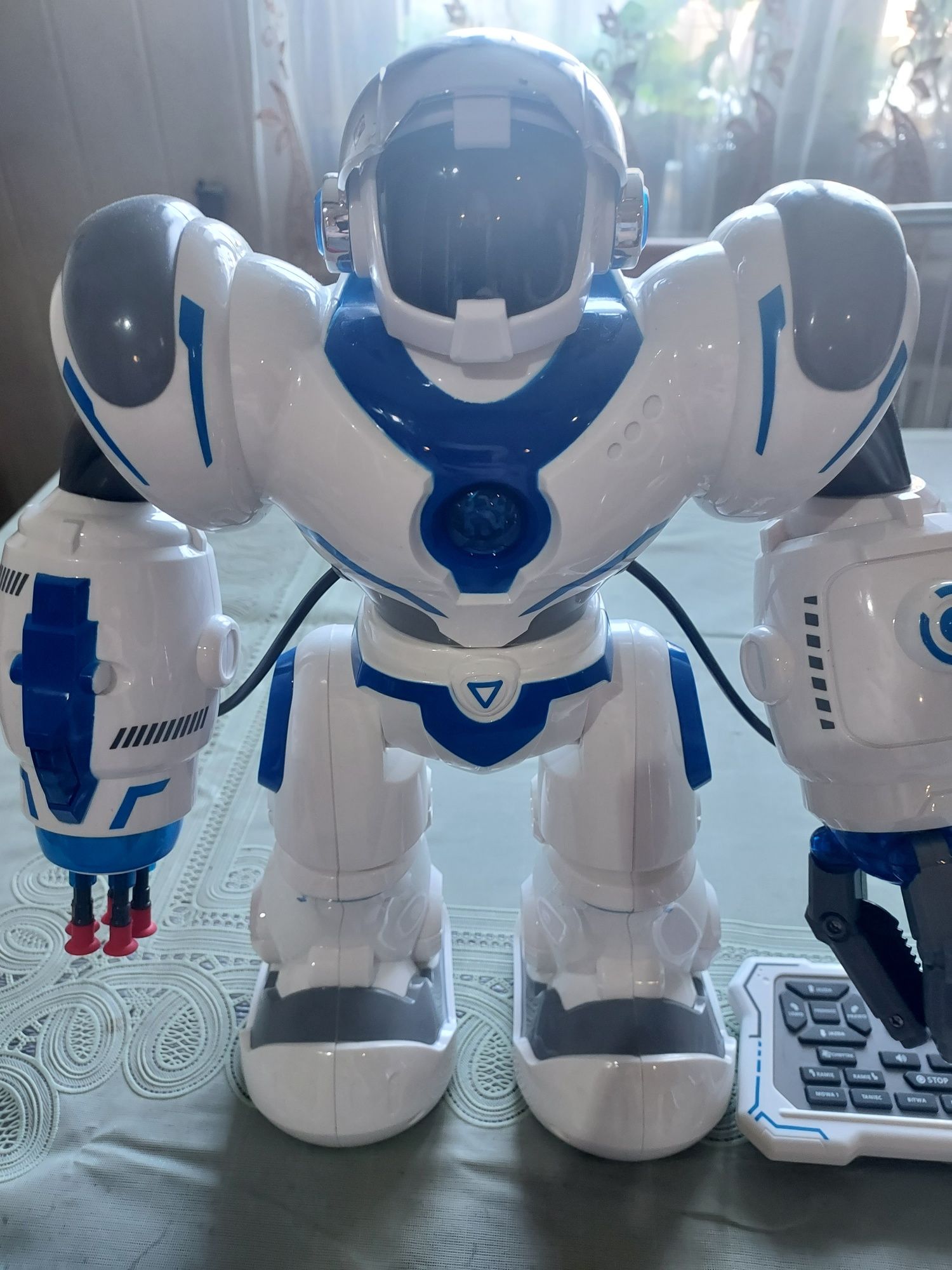 Duży robot sterowany