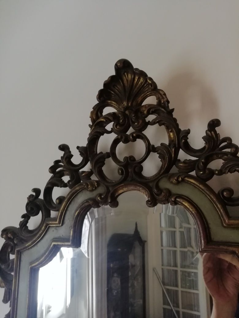 Conjunto espelho, mesa, candeeiro e 2 suportes parede em talha dourada