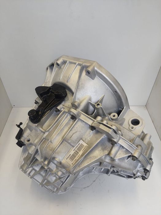 Skrzynia biegow pf6056 pf6058  2.3 dci renault master opel movano viva