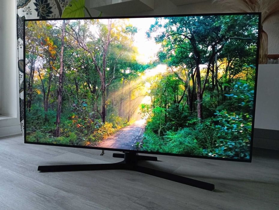 SAMSUNG-UE50TU8502U-4K-HDR10+-DVB-T2-Bluetooth-Wi-Fi- Smart TV-2022r.
