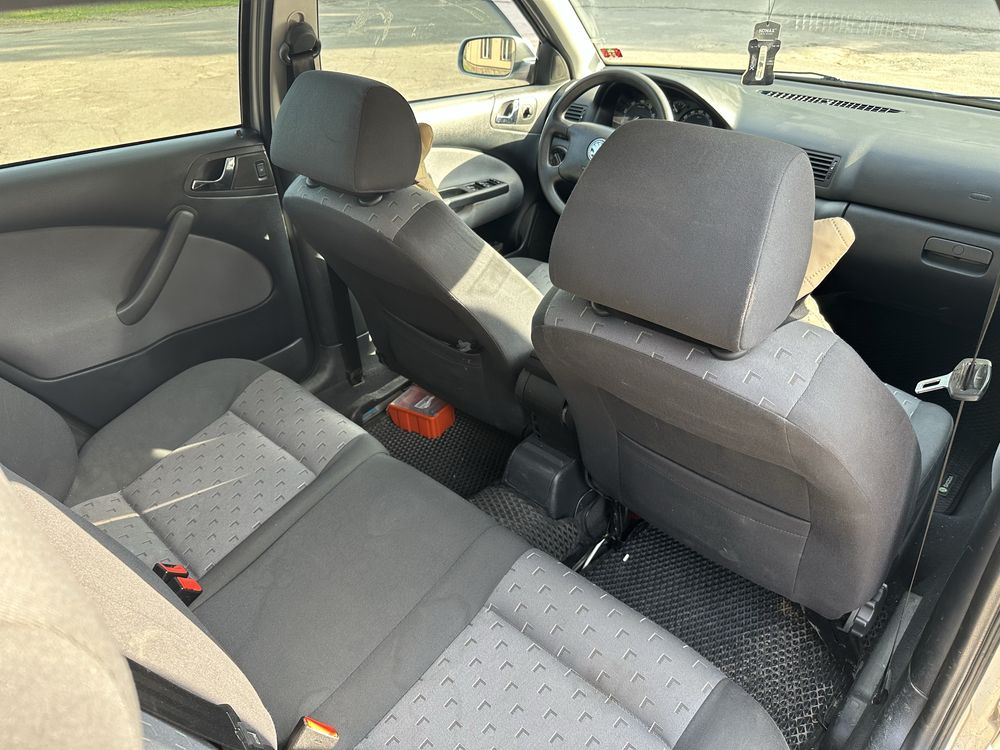 Skoda octavia tour 1.6 бензин 2003 р