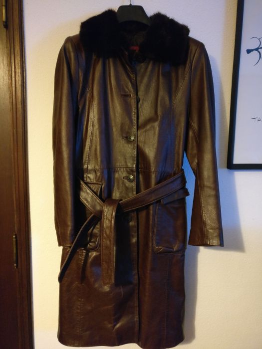 Casaco comprido cabedal