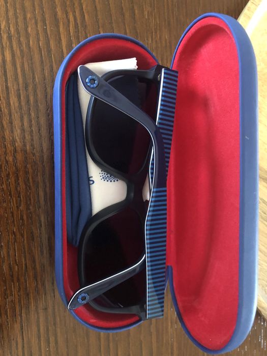 Óculos de sol novos