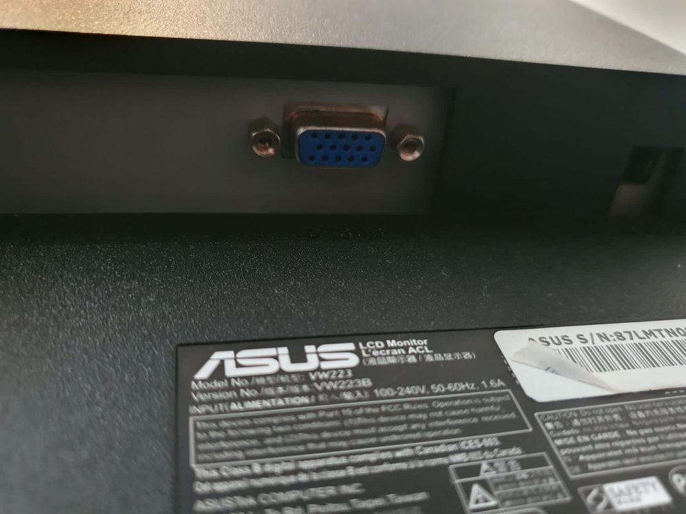 Monitor Asus VGA (usado, estado bom)
