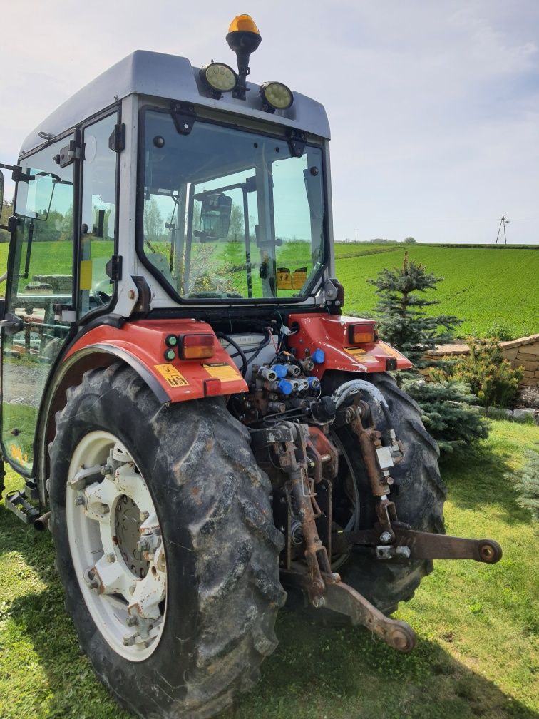 Ciągnik sadowniczy Massey Ferguson 374V