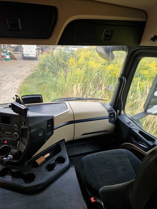 Mercedes Actros 1830