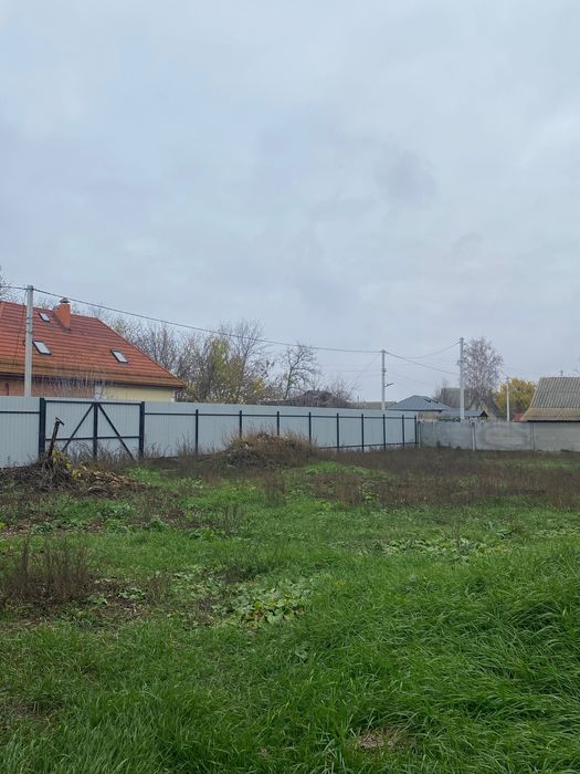 25 соток для будівництва. Вокзал, школа, новий забор