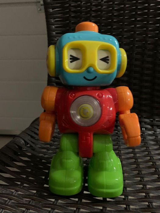 Robot zabawka interaktywna