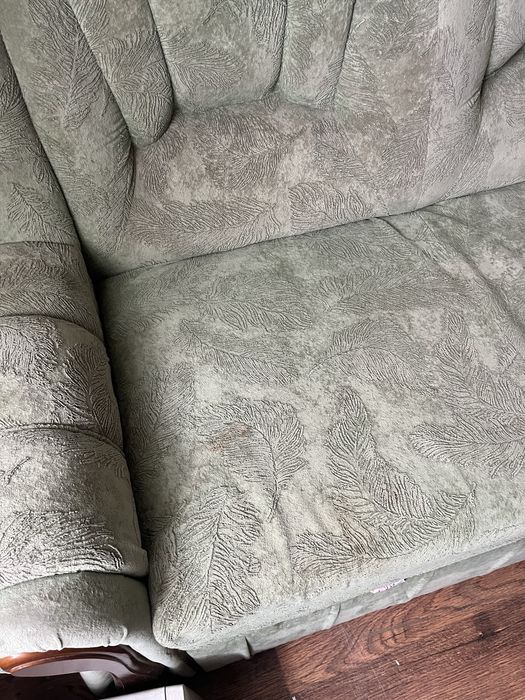 Продам диван и два кресла