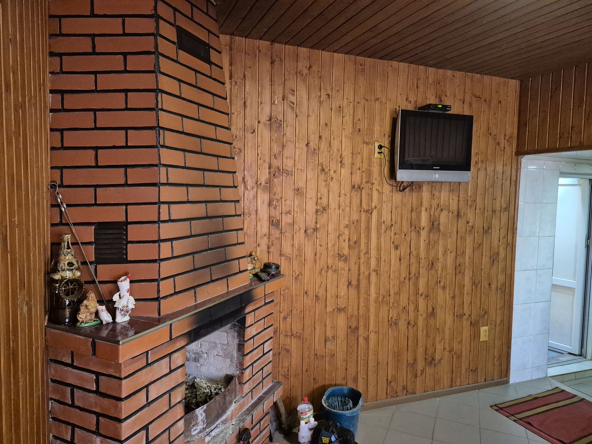 Продаж будинку- бані в місті.