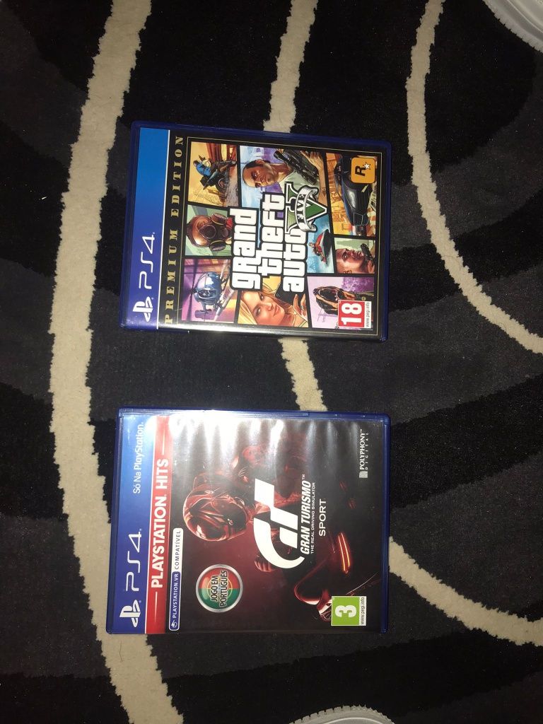 Jogos de PlayStation 4 (GTA 5,Gran Turismo)