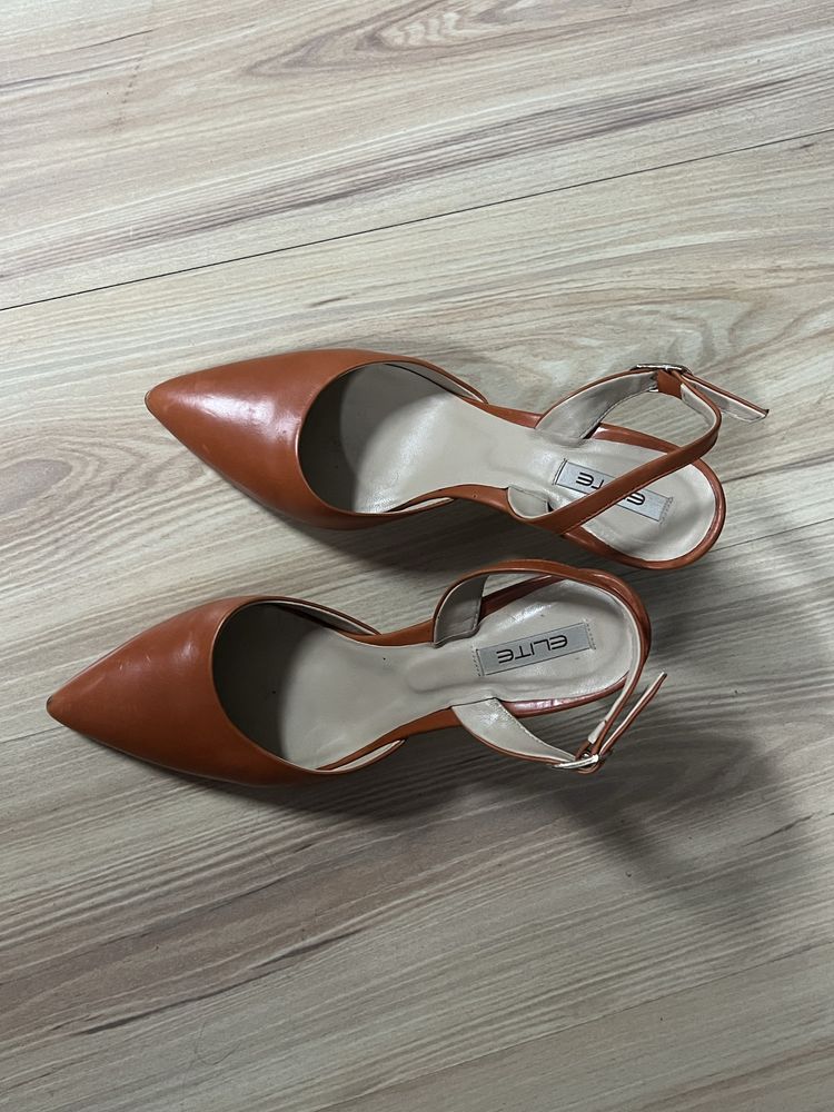 Buty na obcasie rude, z odkryta pieta ELITE