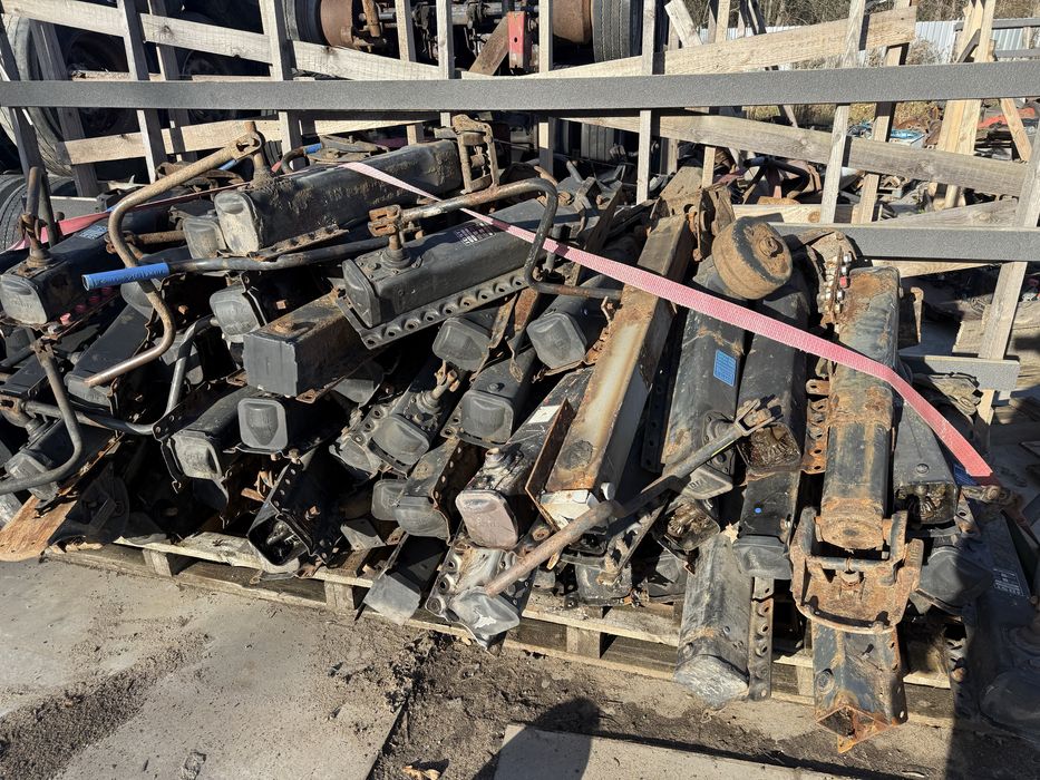 Sprzedam nogi do naczepy Jost podpory sprawne