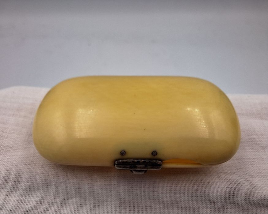 Portmonetka na monety XIX w. kość celuloid