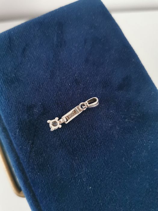 Zawieszka do łańcuszka wisiorek srebro 925