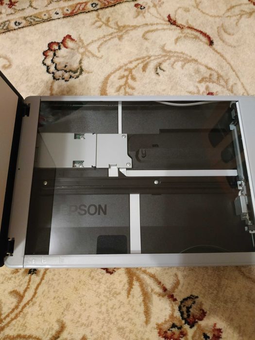 Сканер EPSON продам