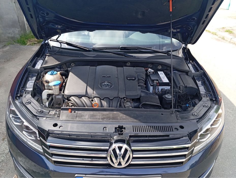 Volkswagen Passat 2012 • 2.5 бензин • Автомат • Київ